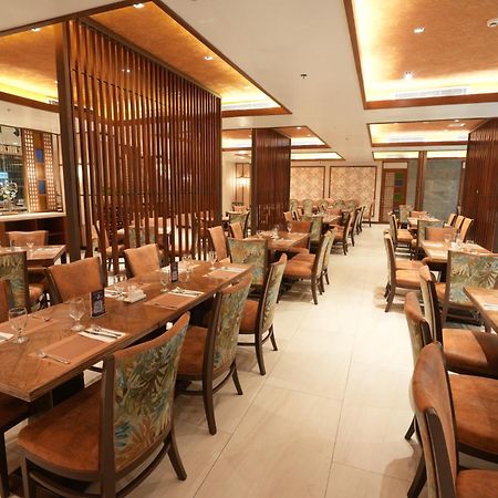 Royce Hotel & Casino Clark Field Экстерьер фото