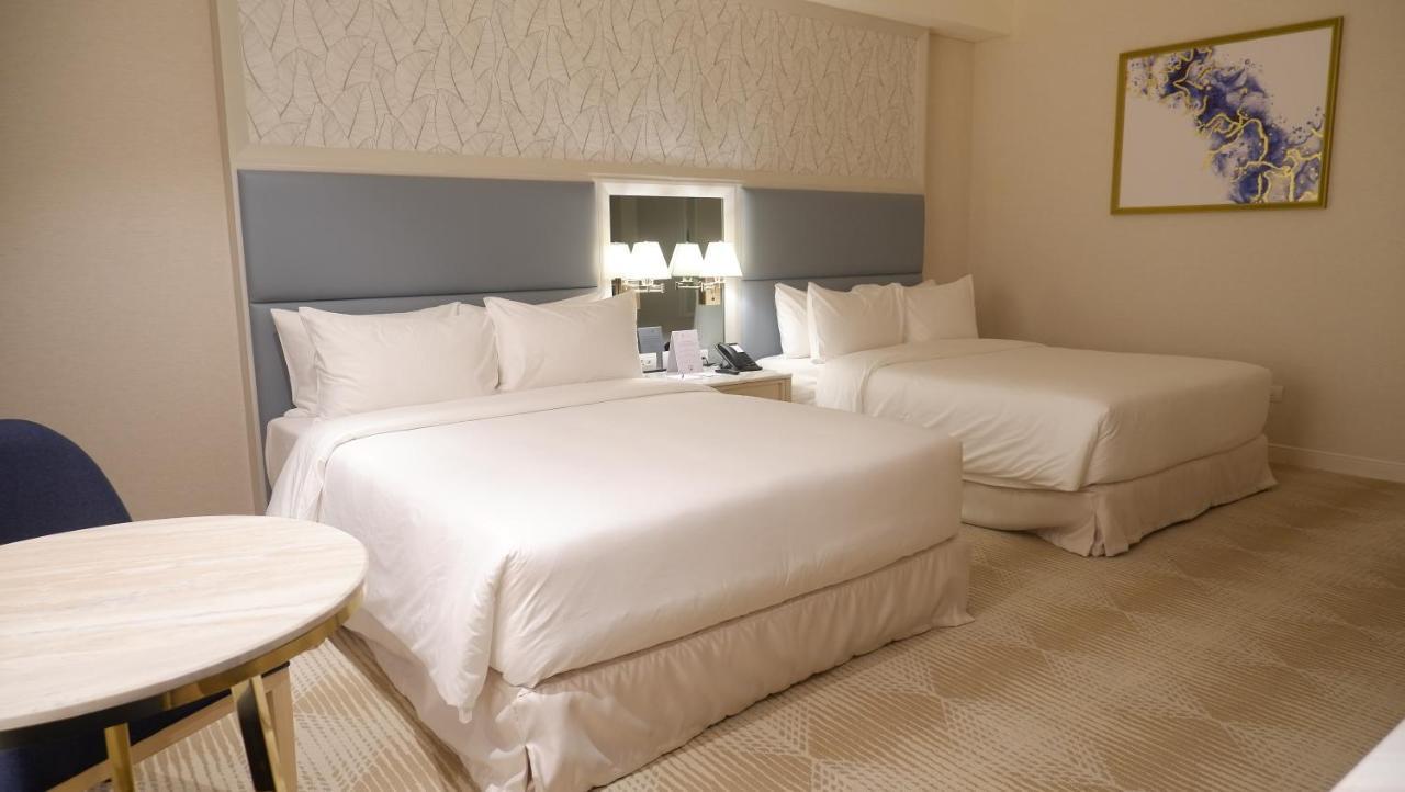 Royce Hotel & Casino Clark Field Экстерьер фото