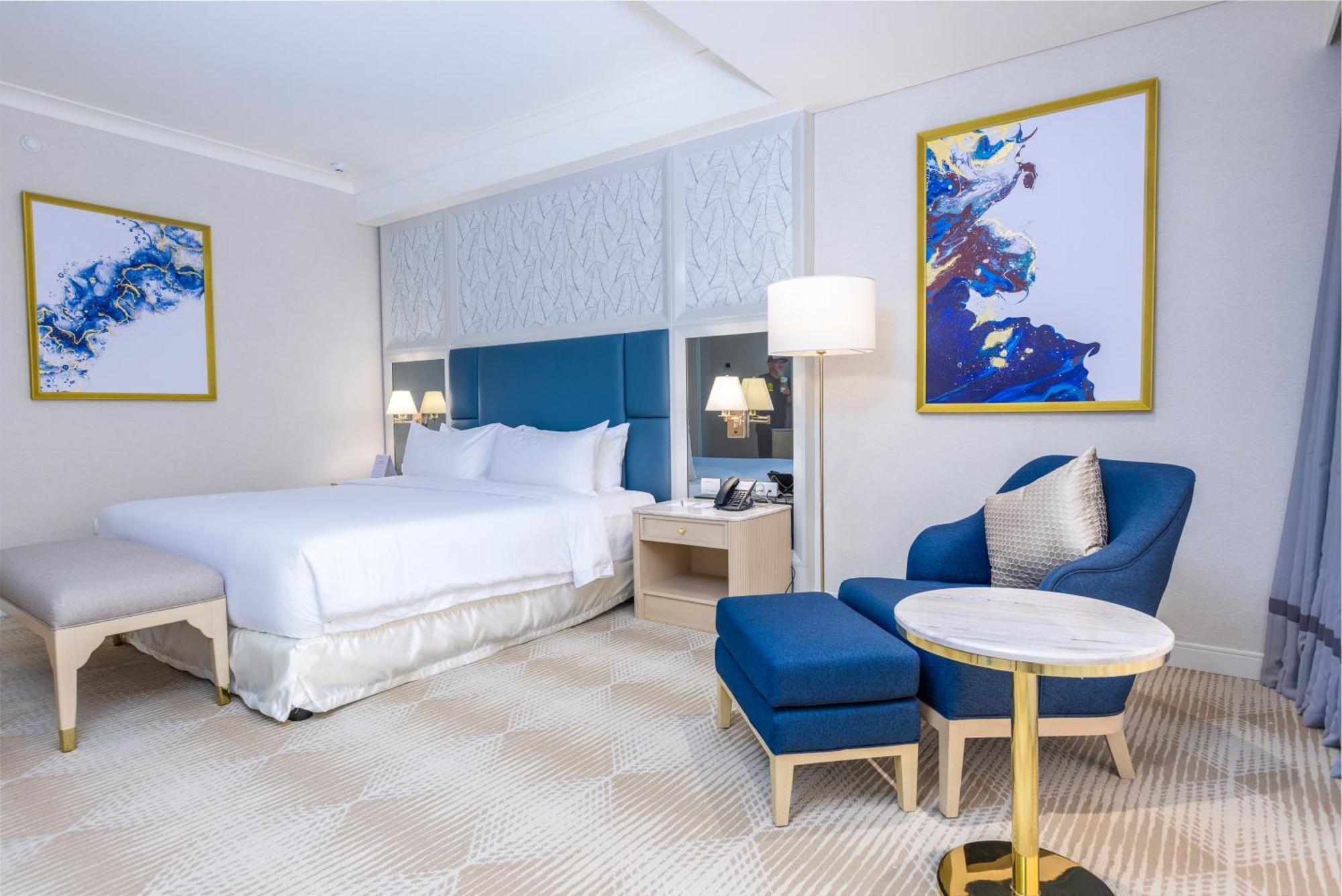 Royce Hotel & Casino Clark Field Экстерьер фото