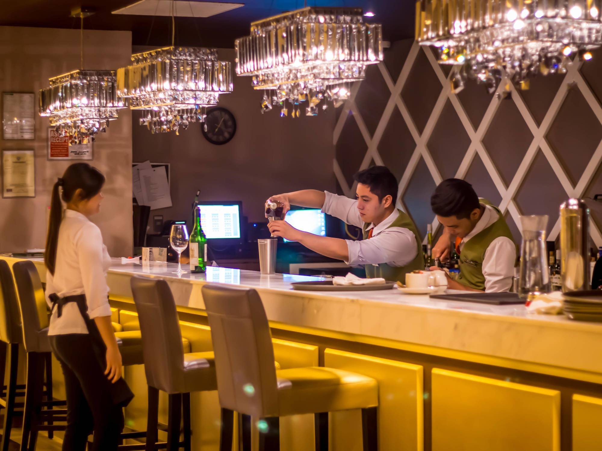 Royce Hotel & Casino Clark Field Экстерьер фото