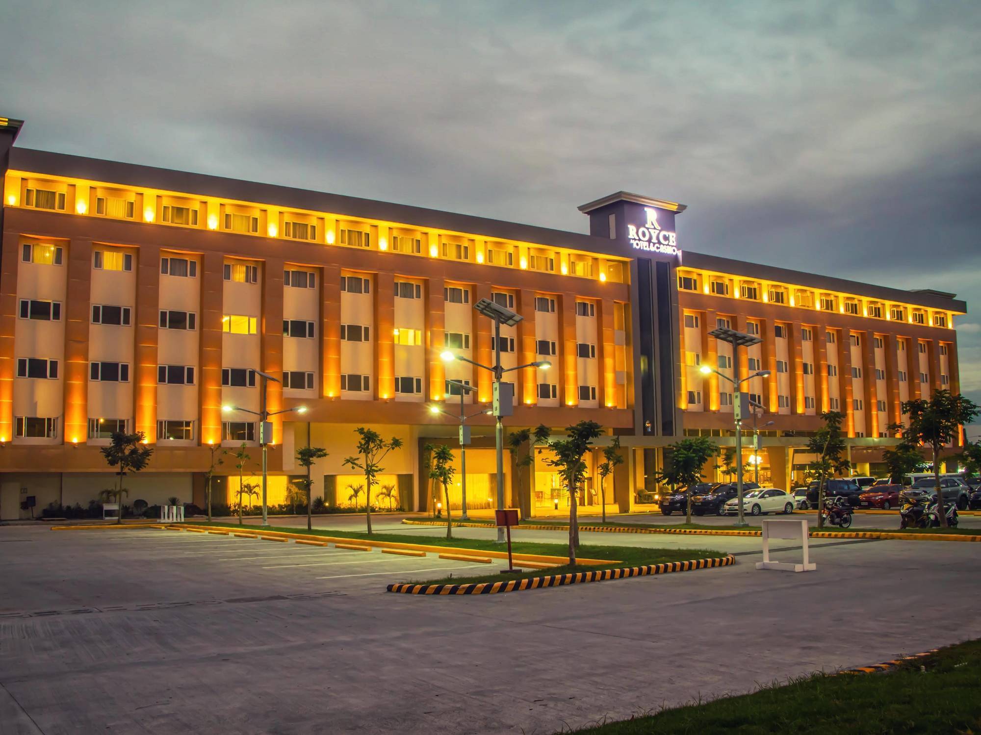 Royce Hotel & Casino Clark Field Экстерьер фото