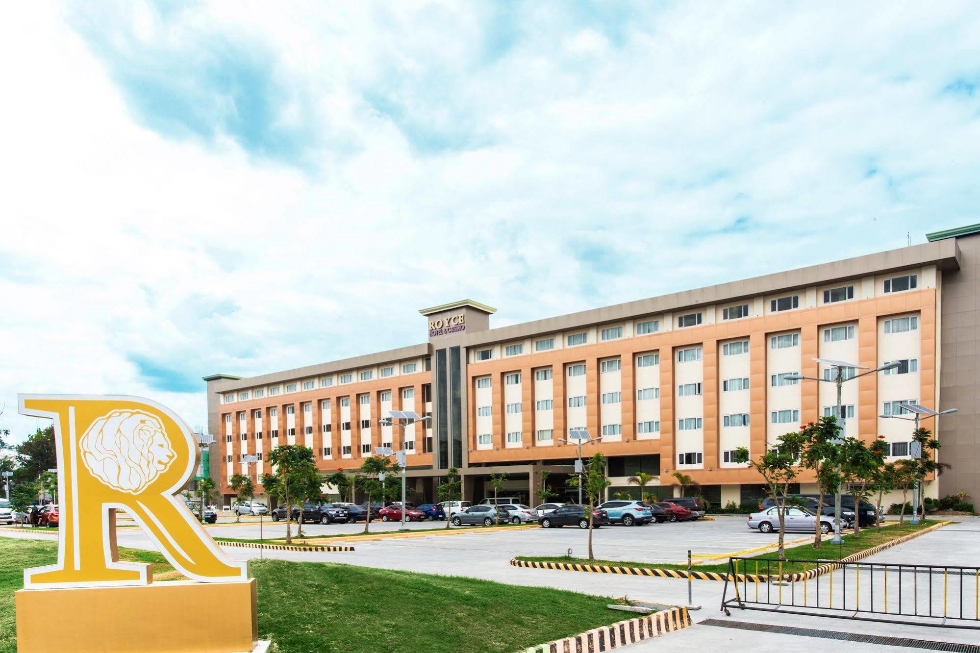 Royce Hotel & Casino Clark Field Экстерьер фото